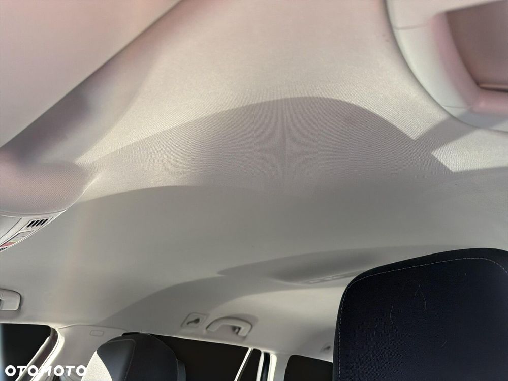 Volkswagen Passat - 34