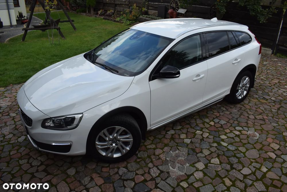 Volvo V60 Cross Country 2017 photo 3