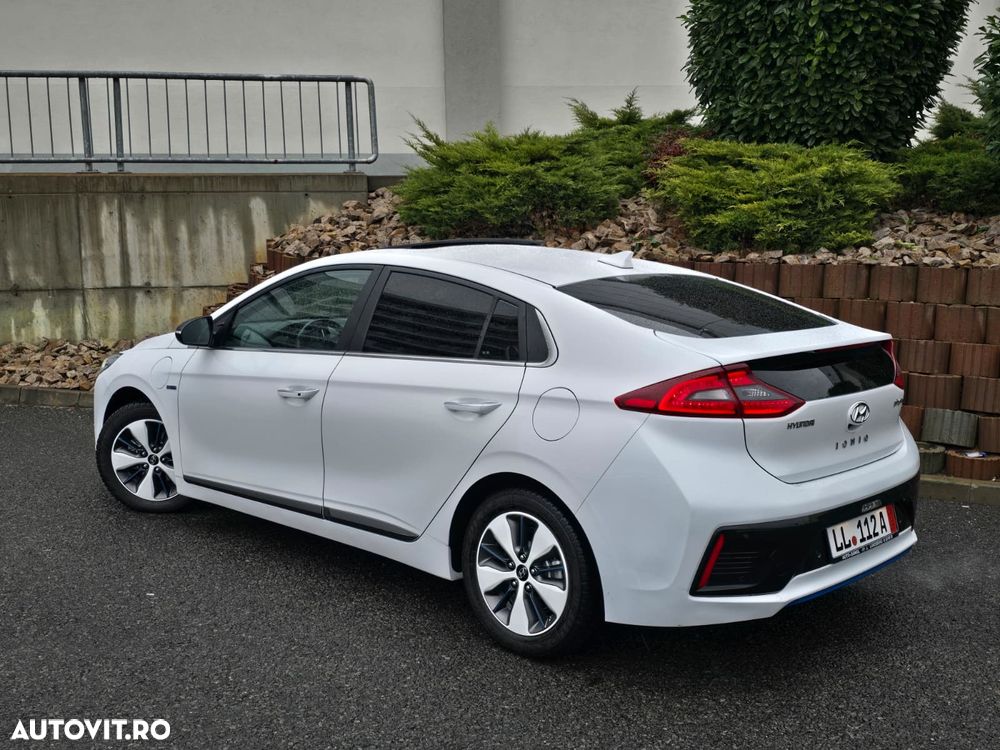 Hyundai IONIQ Plug-in-Hybrid 1.6 GDI Premium - 3