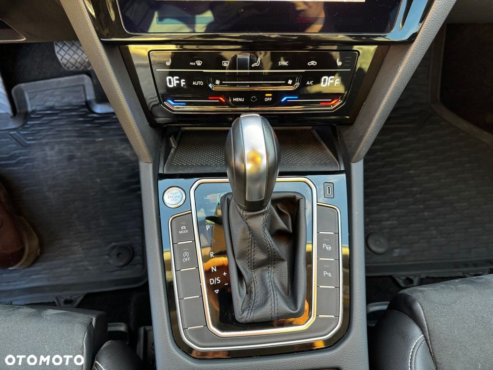 Volkswagen Passat - 17