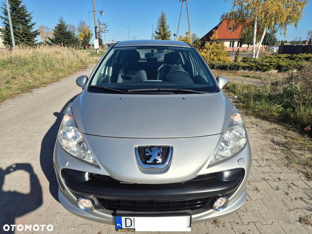 Peugeot 207 - 6