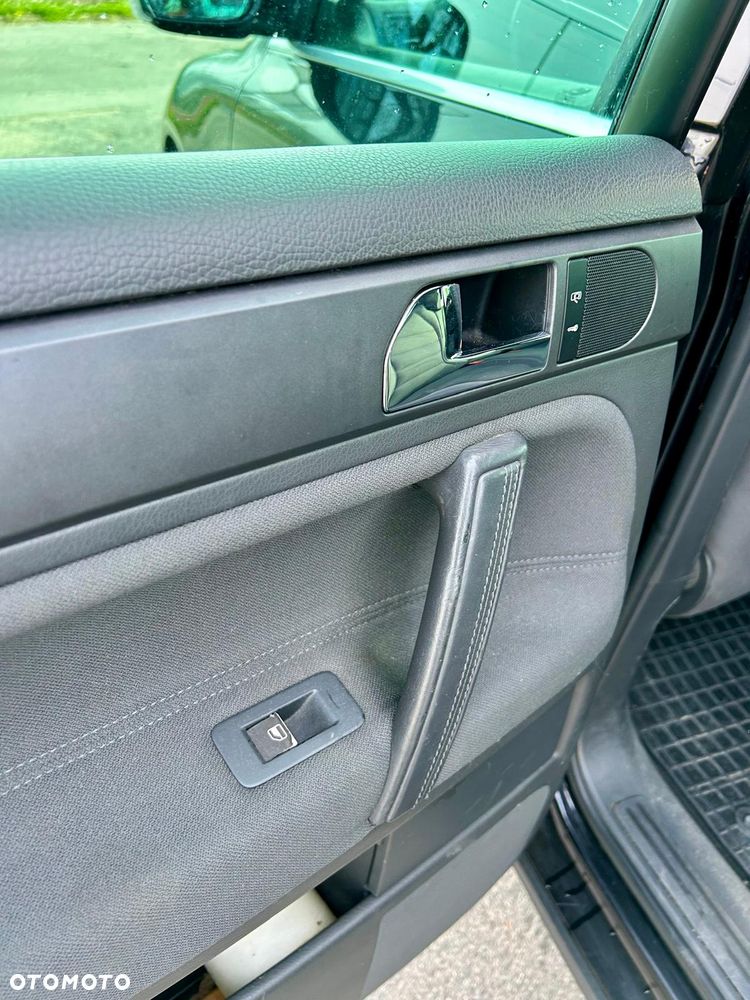 Volkswagen Touareg 2.5 R5 TDI - 16