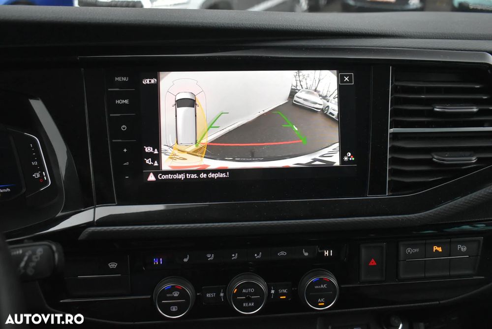 Volkswagen Multivan - 10