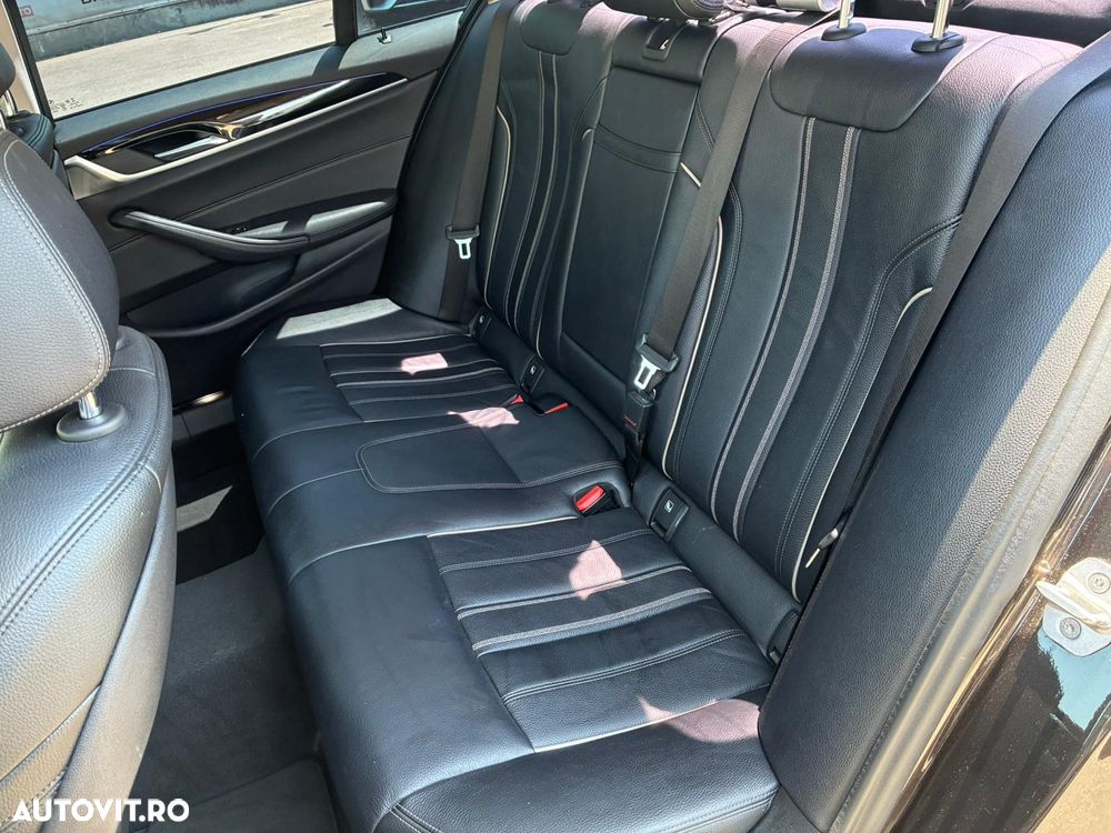 BMW Seria 5 520d xDrive AT - 27