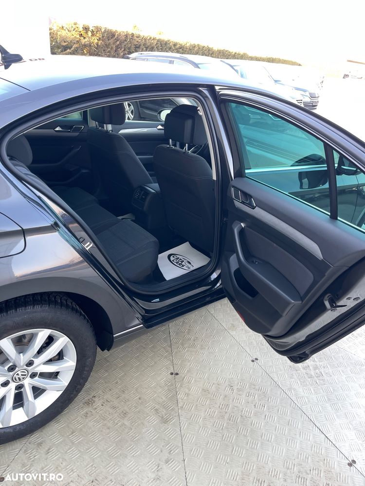 Volkswagen Passat - 24