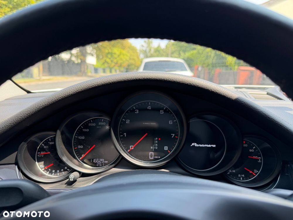 Porsche Panamera PDK - 12