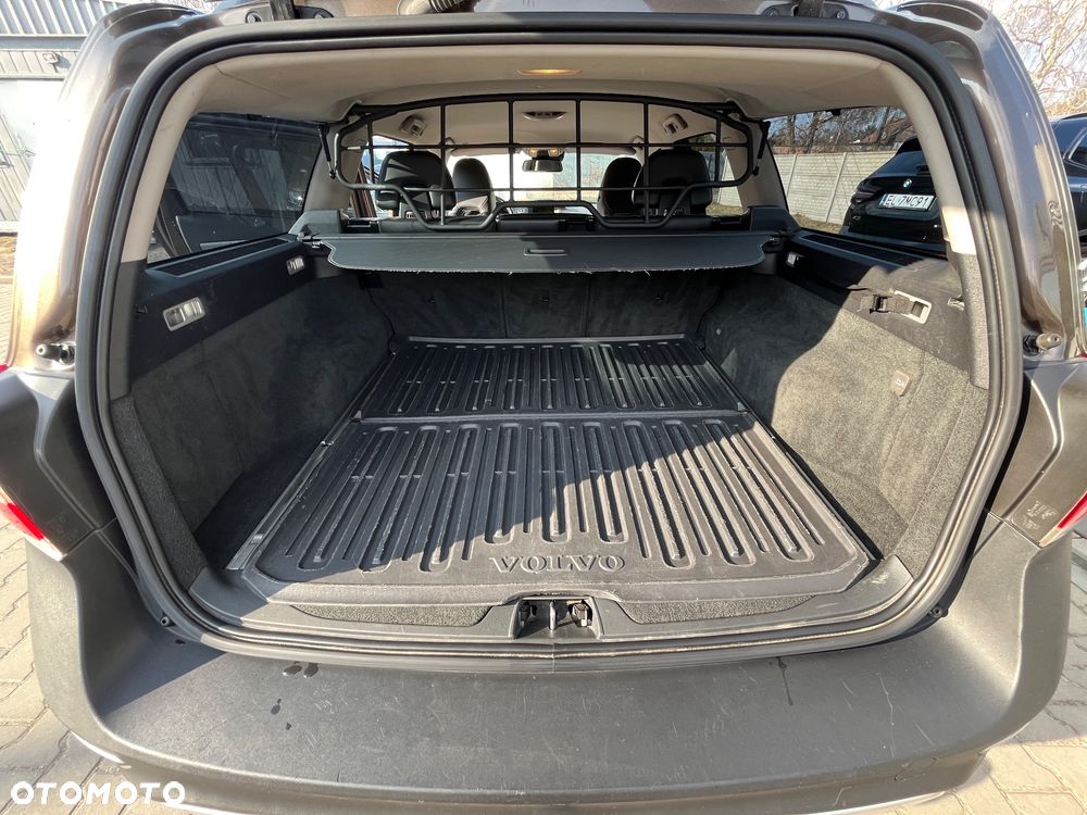 Volvo XC 70 D5 AWD Momentum - 12