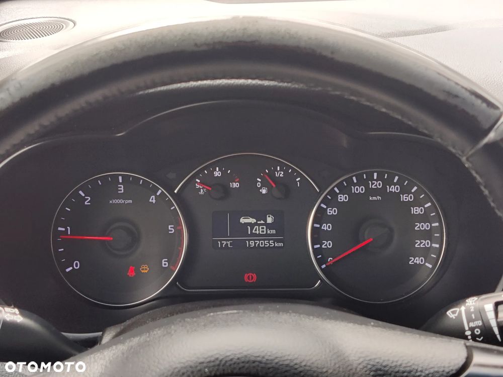 Kia Carens 1.7 CRDi M - 10