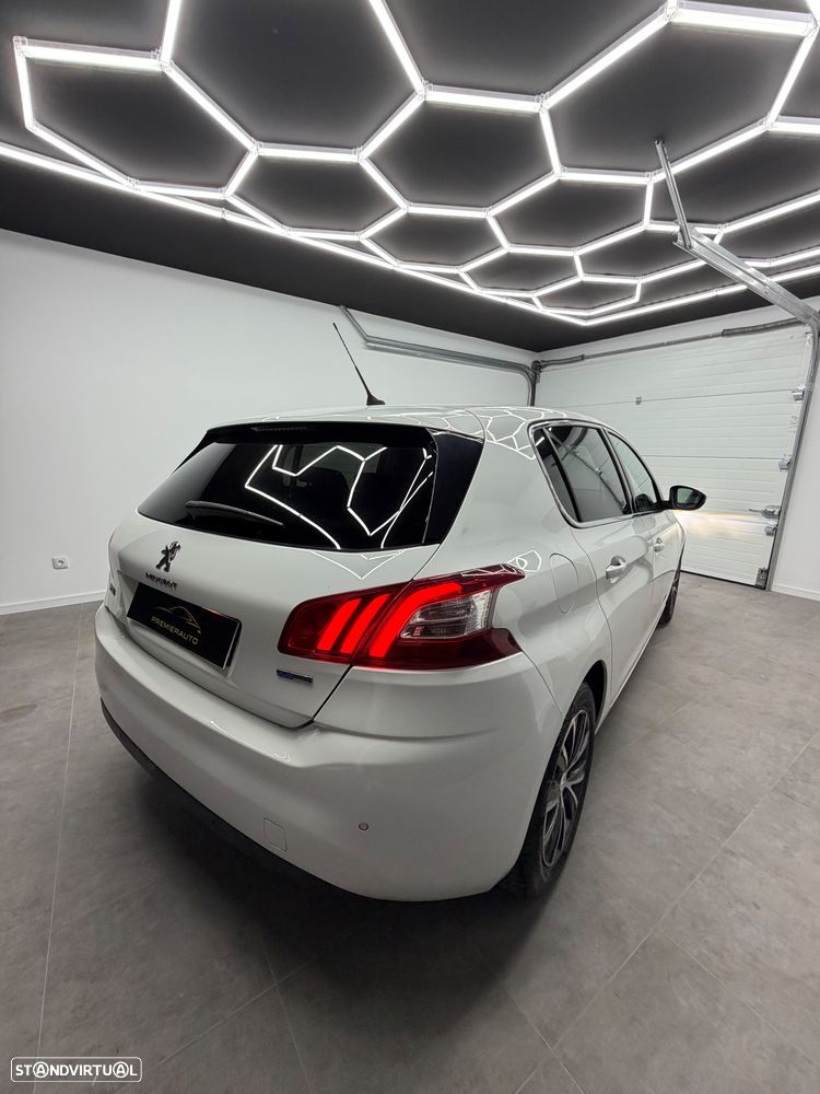 Peugeot 308 - 6