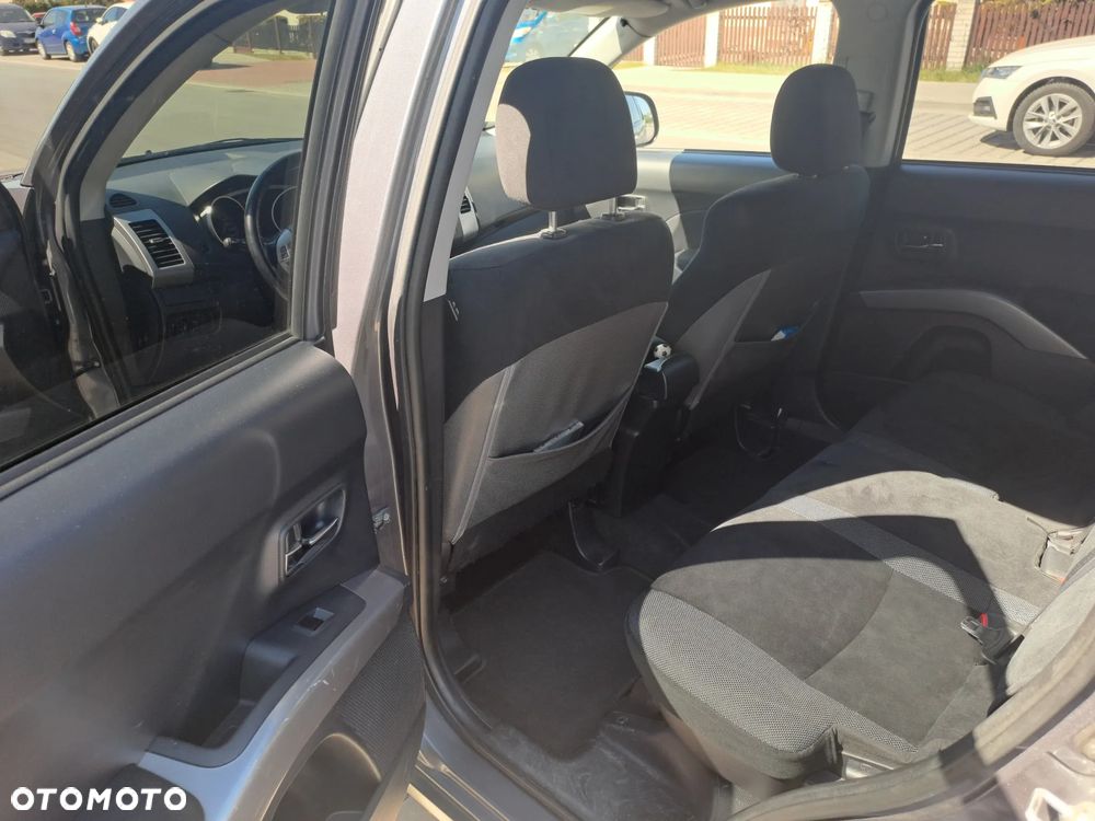 Mitsubishi Outlander 2.2 DID Intense + - 20
