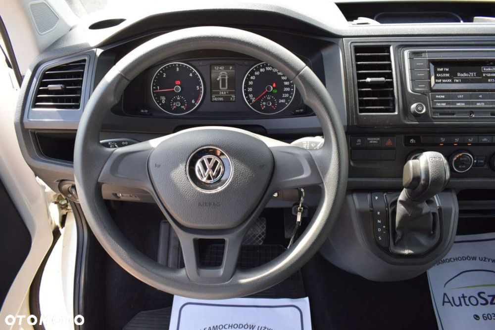 Volkswagen Caravelle - 24