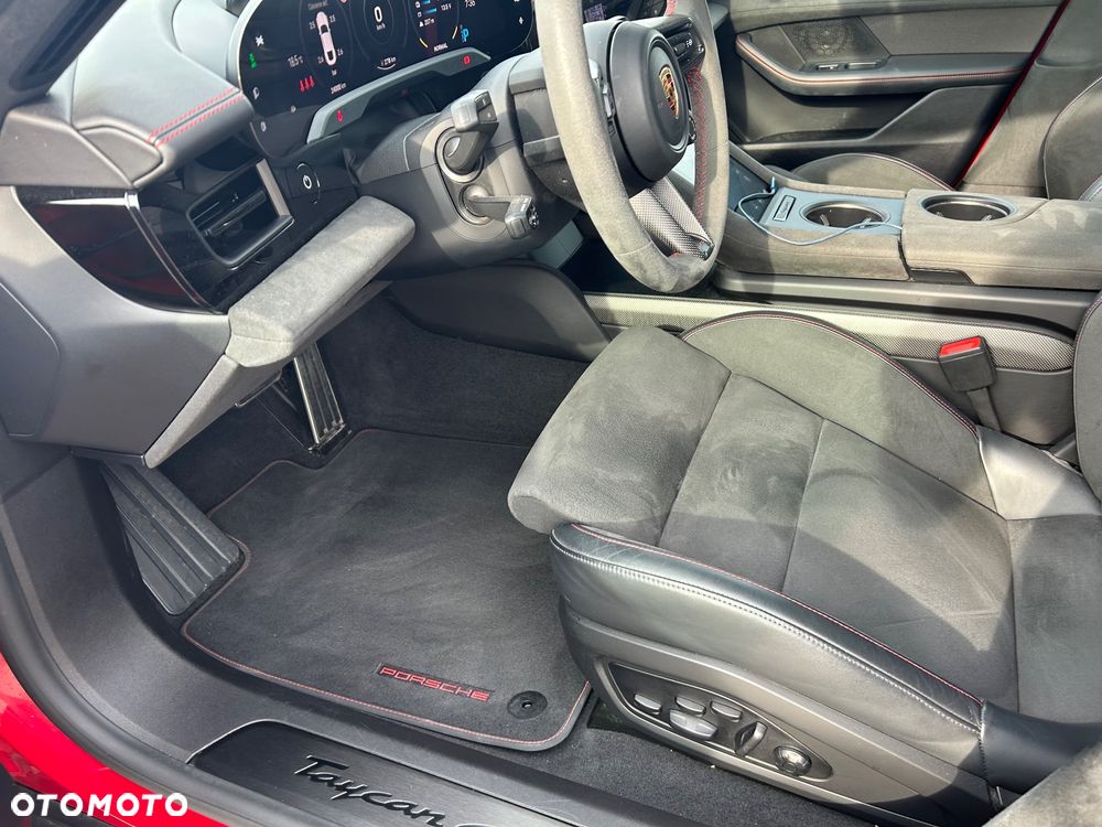 Porsche Taycan - 14