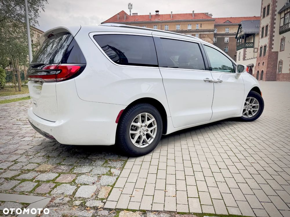 Chrysler Pacifica - 3