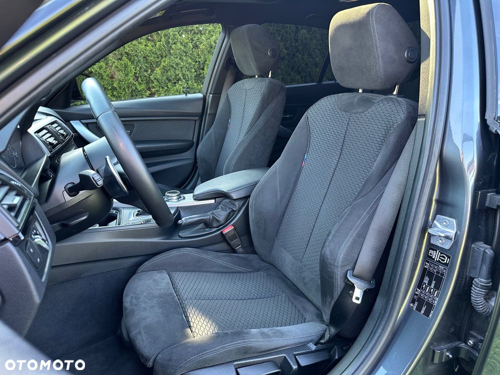 BMW Seria 3 328i Sport-Aut Sport Line - 28