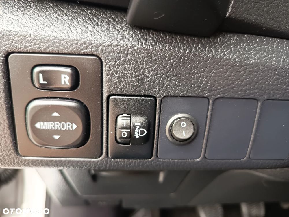 Toyota Auris 1.33 VVT-i Life - 26