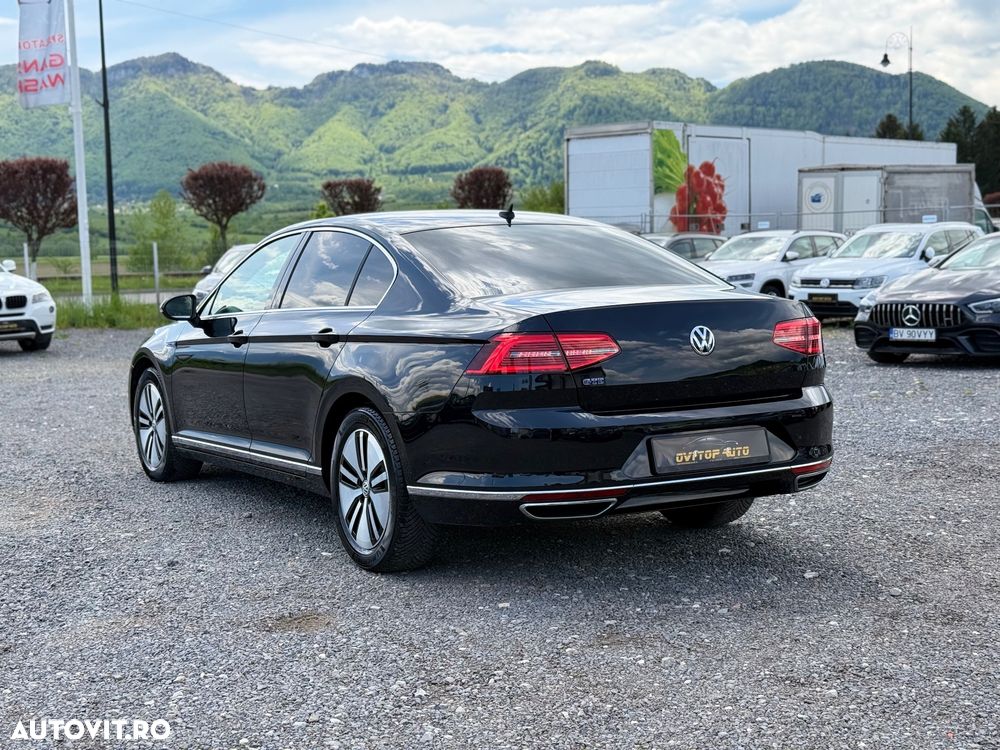 Volkswagen Passat - 6