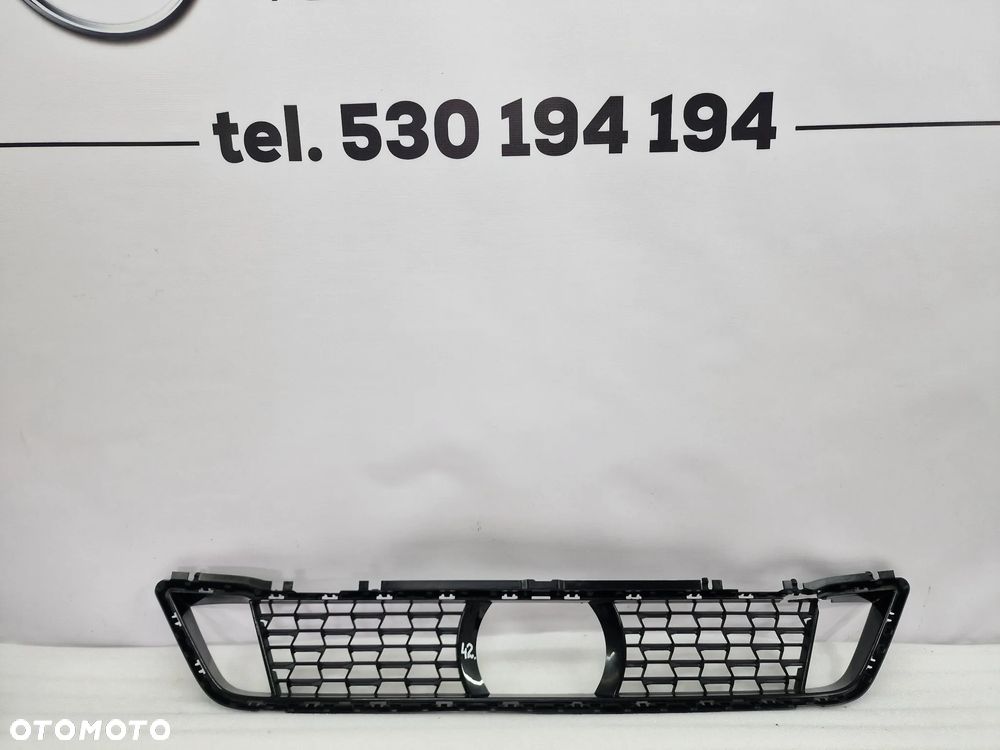 BMW G30 / G31 LIFT M-PAKIET 20- KRATKA ŚRODKOWA ZDERZAKA PRZEDNIEGO PRZÓD , NR 51118098664 , NR AUKCJI KR42 - 2