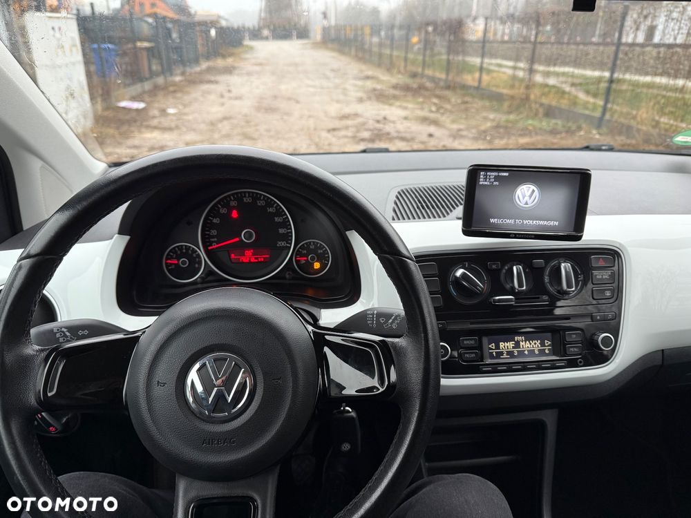 Volkswagen up! black - 12