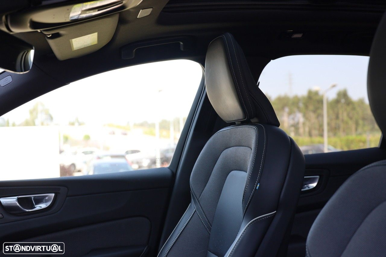 Volvo XC 60 2.0 T6 PHEV Plus Dark AWD - 10