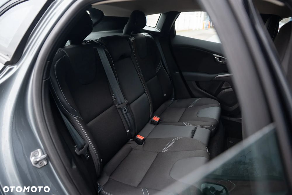 Volvo V40 D2 Geartronic Momentum - 35