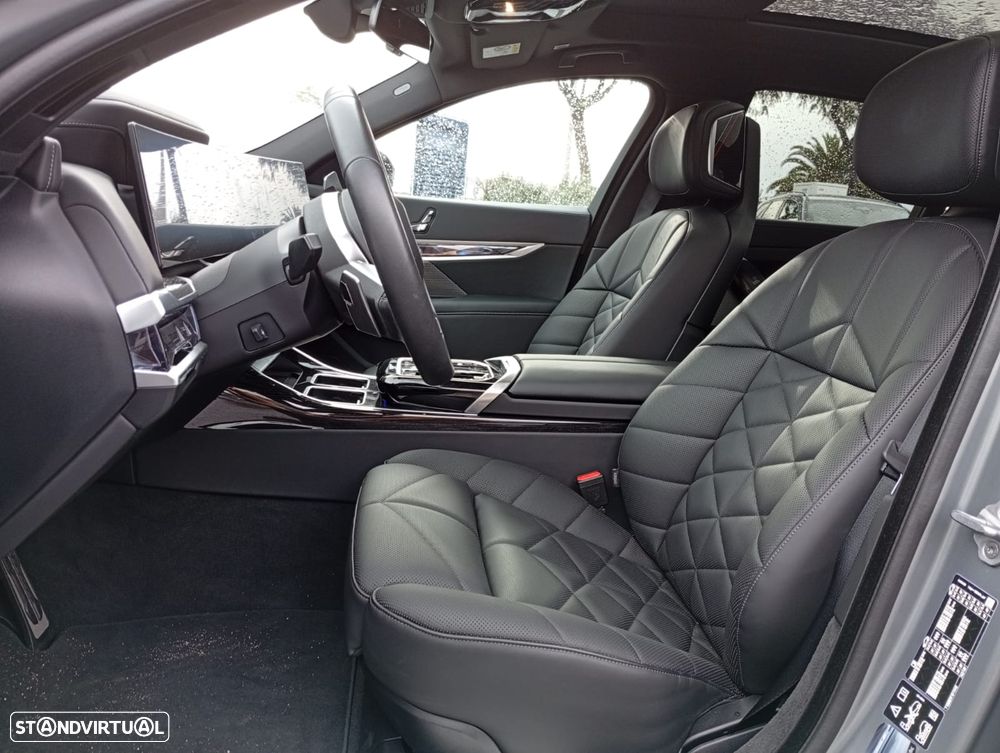 BMW 740 d xDrive Pack Desportivo M - 8