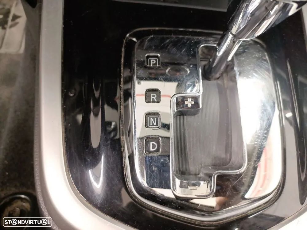 Nissan Navara 2.3 dCi CD 4WD Tekna Auto - 9