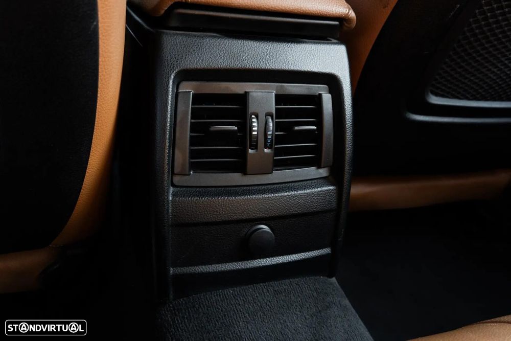 BMW 320 d xDrive Line Luxury - 49