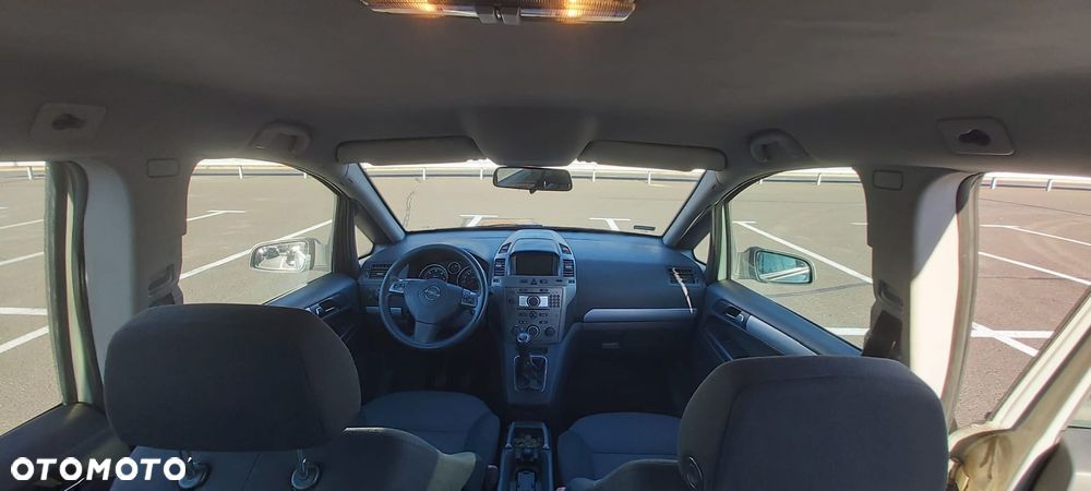 Opel Zafira - 9