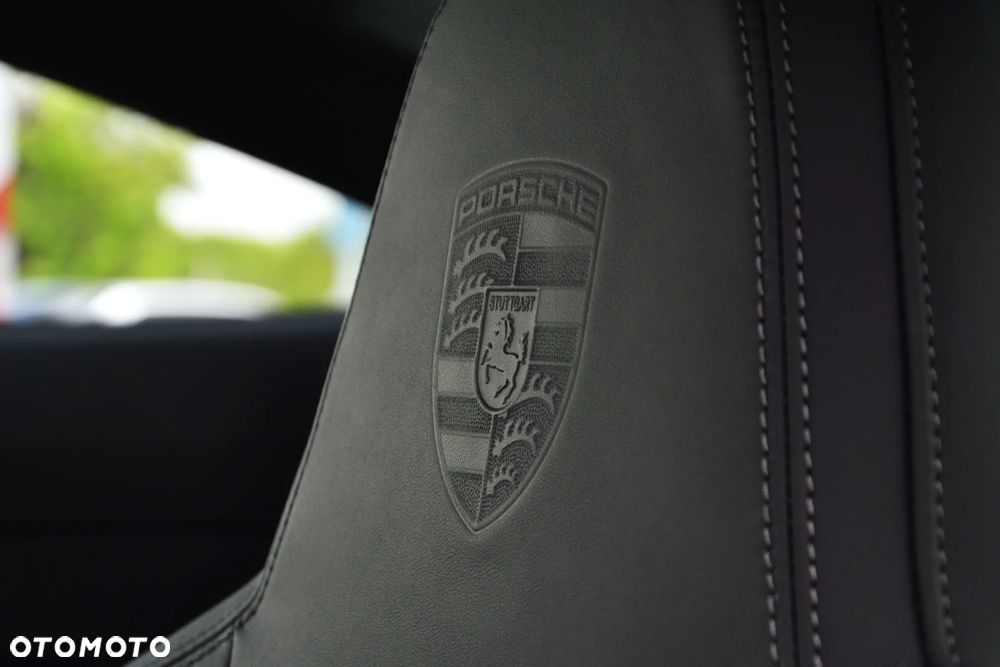 Porsche 911 Carrera S - 16