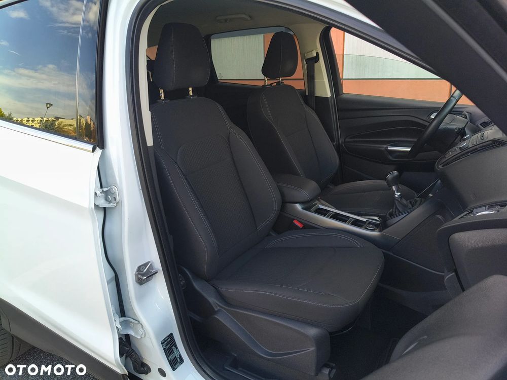 Ford Kuga 1.5 EcoBoost 2x4 Trend - 11