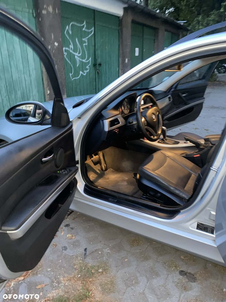 BMW Seria 3 325i - 7