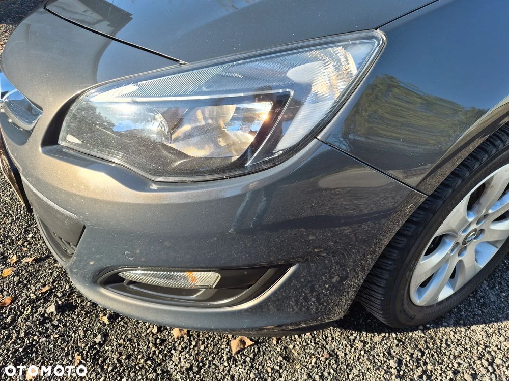 Opel Astra 1.4 T Cosmo - 4