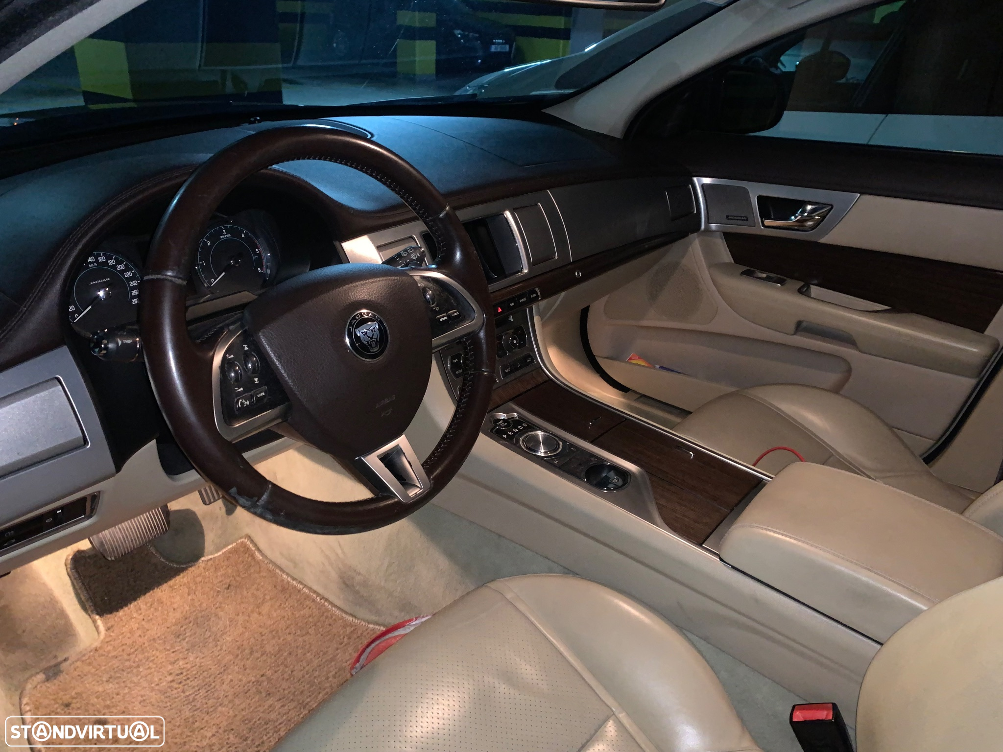 Jaguar XF Sportbrake 2.2 D Premium Luxury - 7