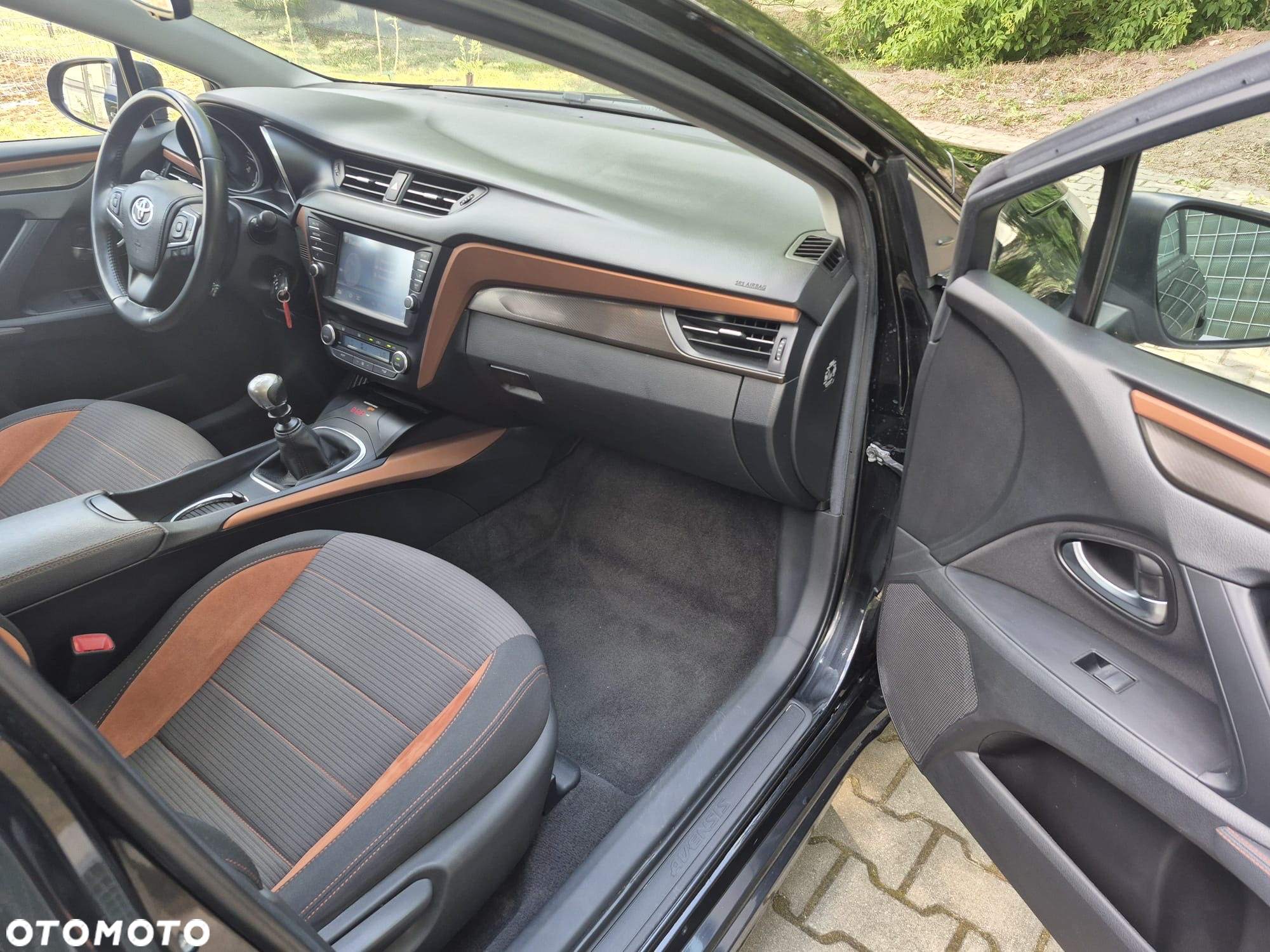 Toyota Avensis 2.0 D-4D Premium - 12