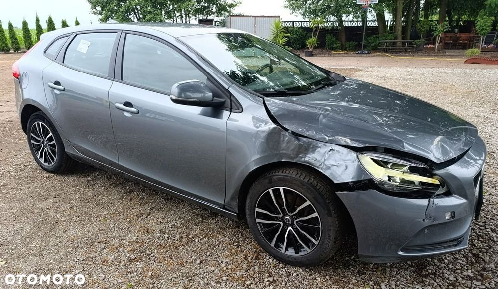 Volvo V40 - 22