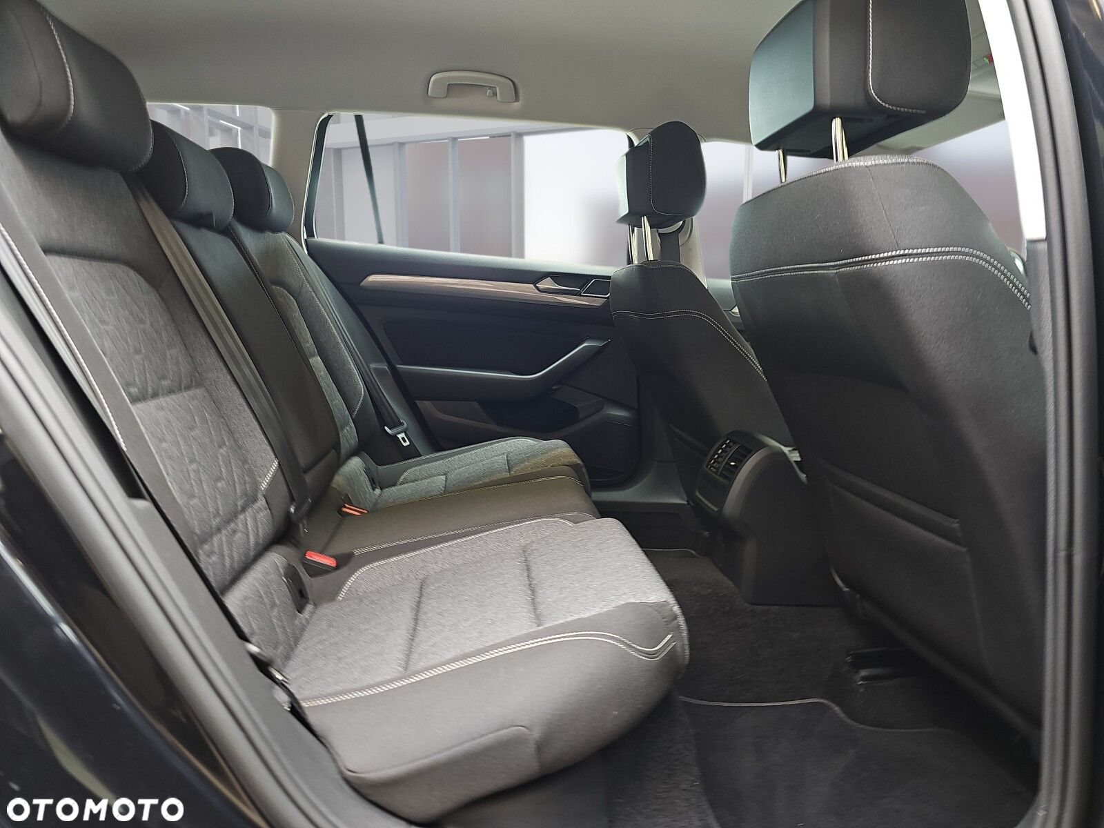 Volkswagen Passat 2.0 TDI EVO Business DSG - 18