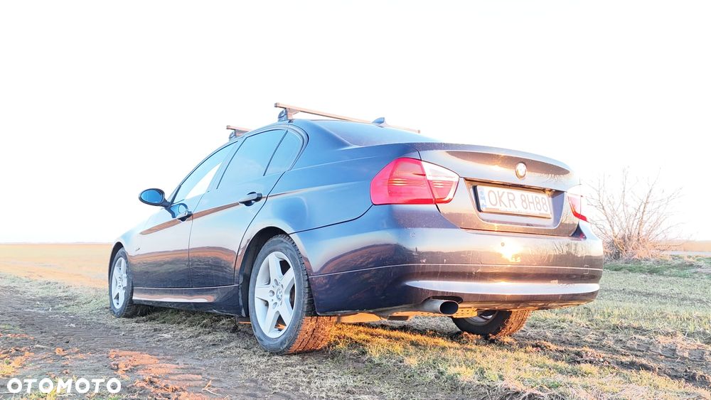 BMW Seria 3 320i - 3