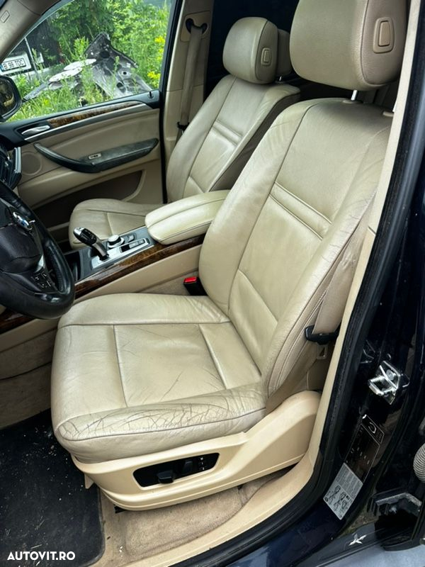 dezmembrez bmw x5 e70 2008 euro 4 235 Hp volan pe stanga trapa panoramică grup diferențial spate 3.64 cutie automata 6 trepte cutie transfer plantare etc - 9
