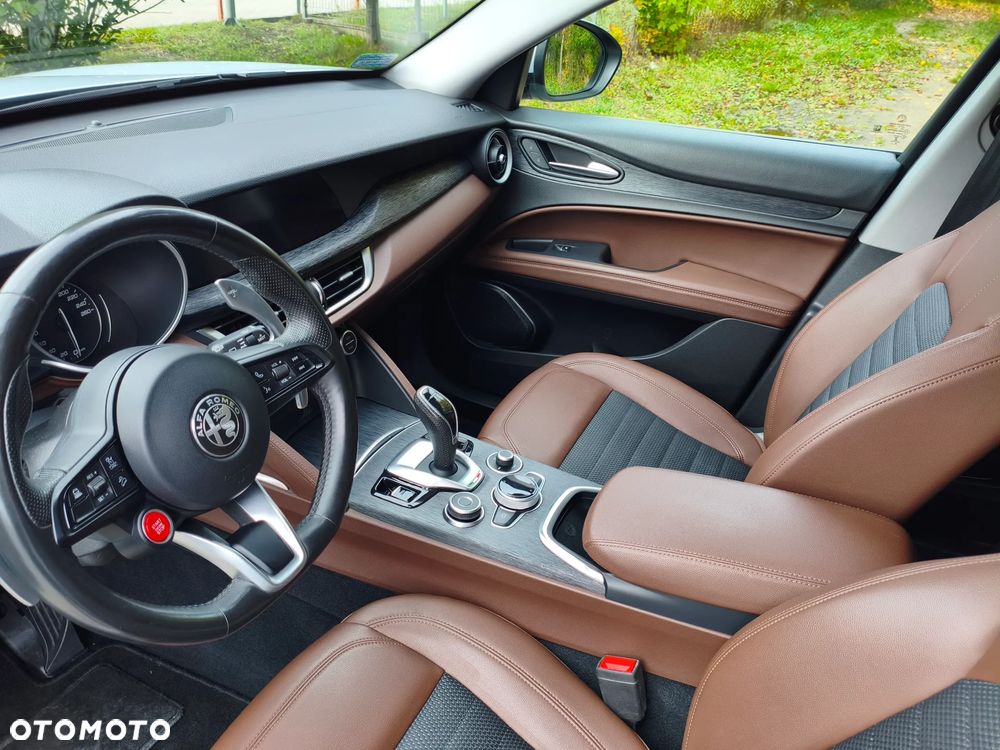 Alfa Romeo Stelvio 2.0 Turbo Sprint Q4 - 14