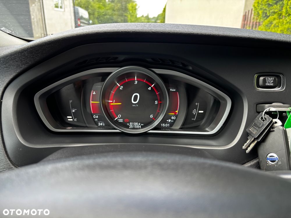 Volvo V40 D2 - 11