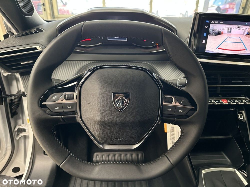 Peugeot 2008 - 11