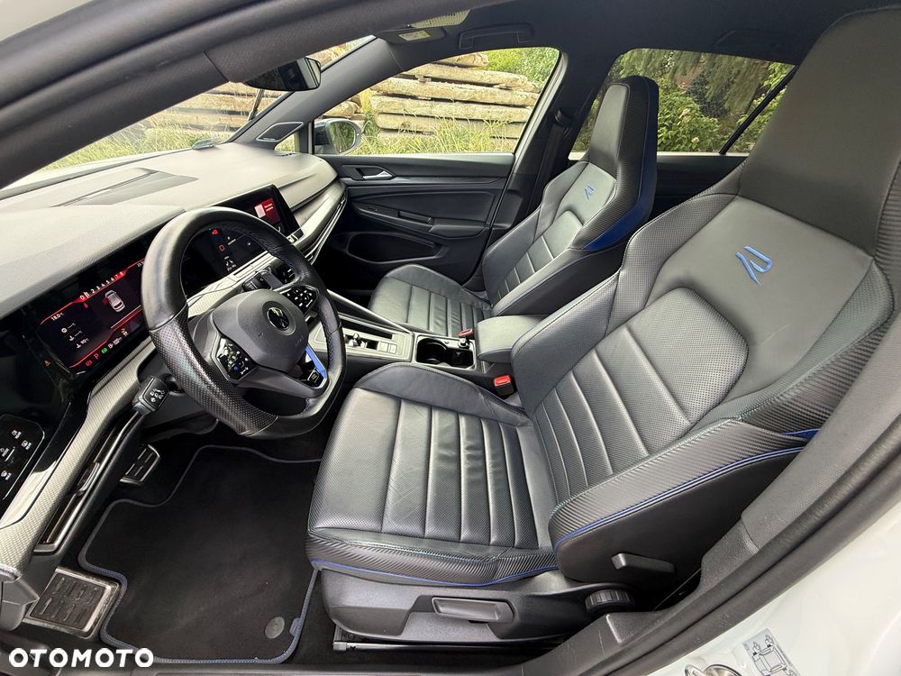 Volkswagen Golf - 6