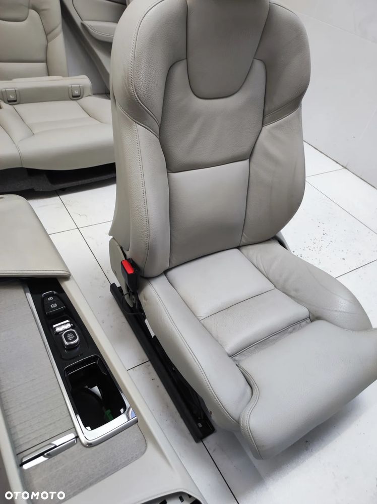 WNĘTRZE FOTELE KANAPA BOCZKI TAPICERKA EU VOLVO XC60 II 2 - 4