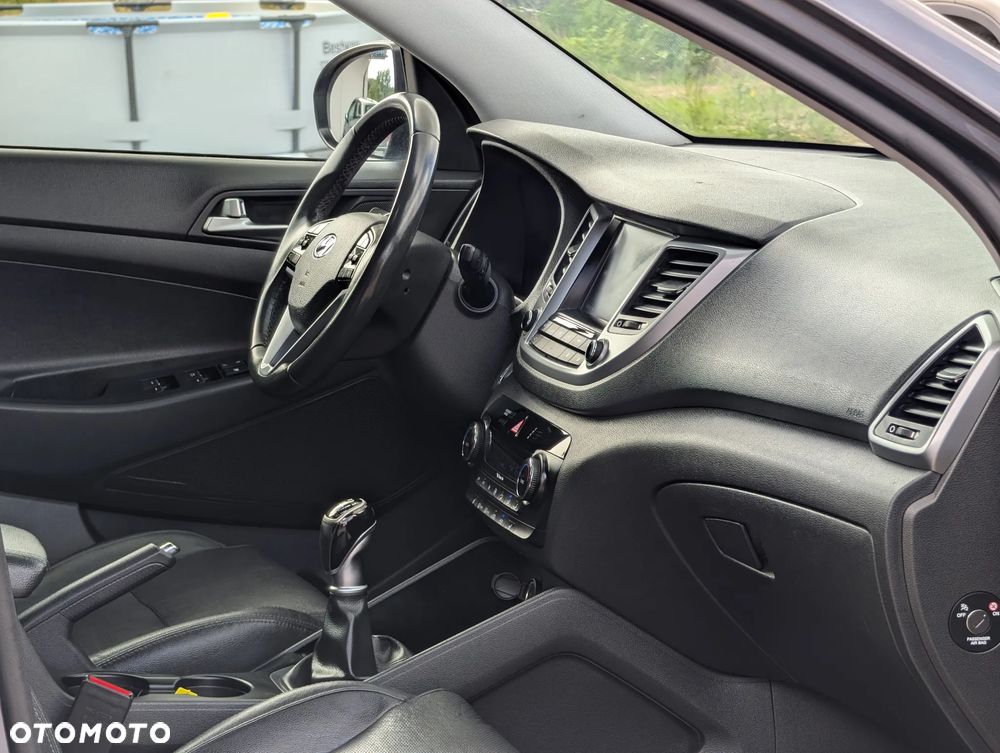 Hyundai Tucson 1.7 CRDI BlueDrive Style 2WD - 31