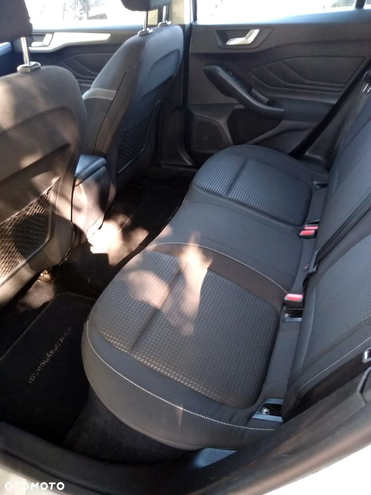 Ford Focus 1.0 EcoBoost Connected - 18