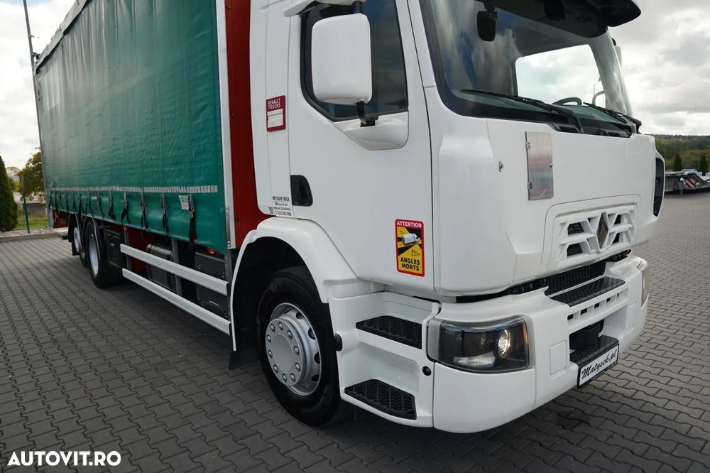 Renault D 26 WIDE / 6x2 / CAROSERIE CU PRELATĂ (CURTAINSIDER) - 8,5 M / CAMION RIGID / LIFT HIDRAULIC DHOLLANDIA - 1.500 KG / AXĂ LIFTABILĂ ȘI VIRATOARE / PODEA REZISTENTĂ (HEAVY-DUTY) / PRELATĂ RANFORSATĂ / EURO 6 - 9