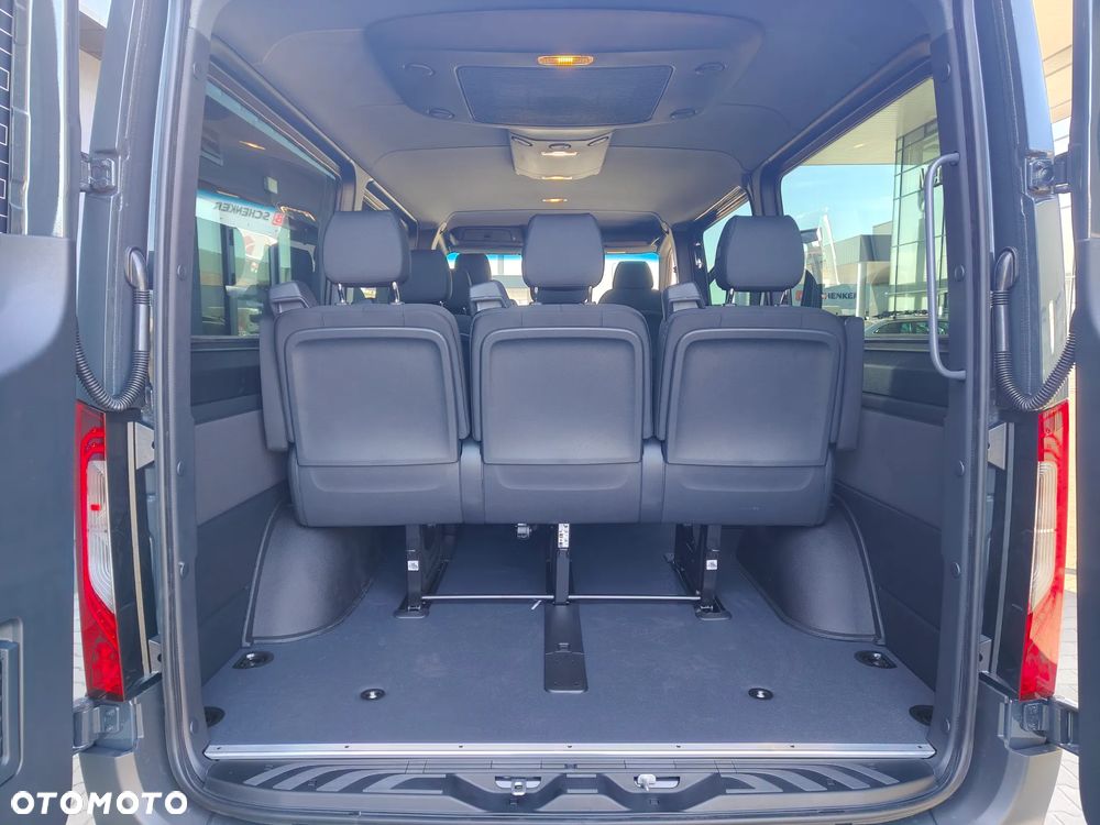 Mercedes-Benz Sprinter - 23