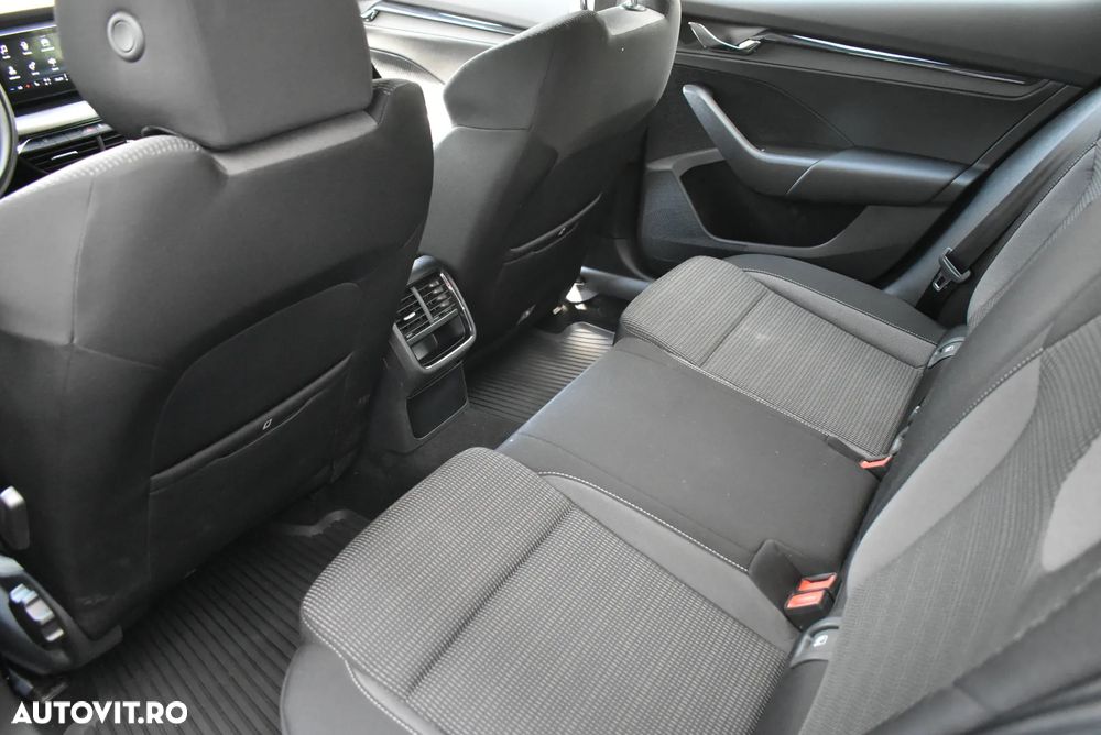 Skoda Octavia 2.0 TDI DSG Ambition - 20