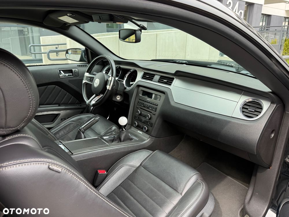 Ford Mustang 5.0 V8 GT - 12