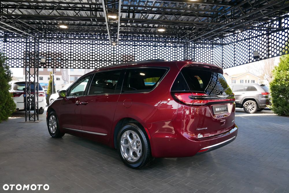 Chrysler Pacifica - 4